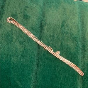 Never worn, bling choker